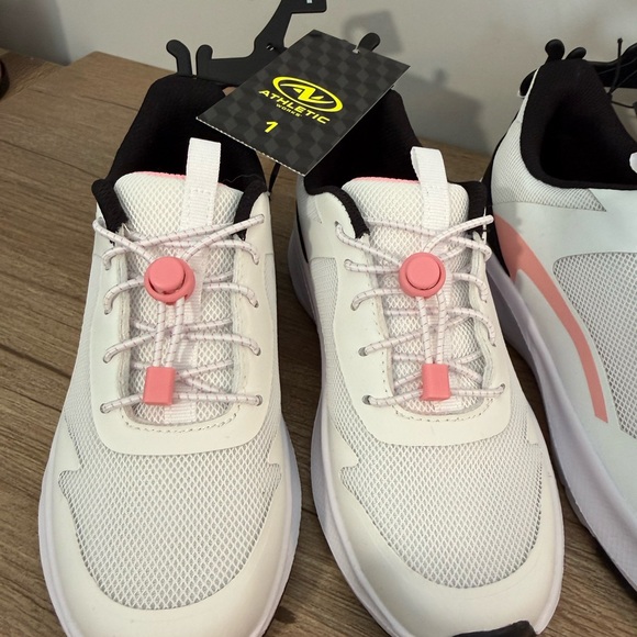 AVIA Girls White and Pink Athletic Sneakers, NWT - Picture 4 of 5